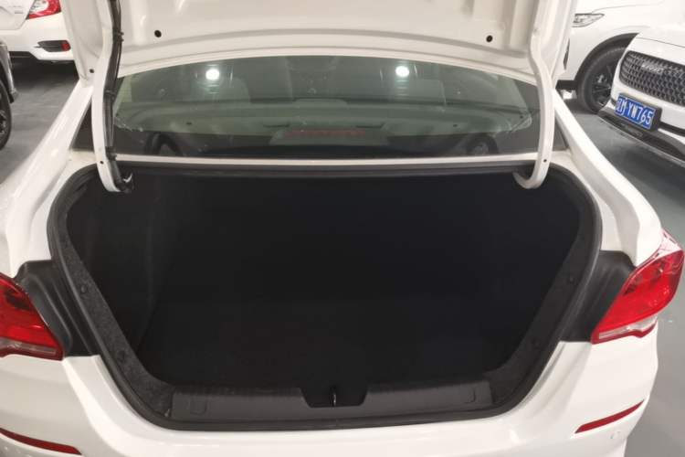 Used Chevrolet Cavalier 2019 320 Automatic Enjoyment with Sunroof Trunk