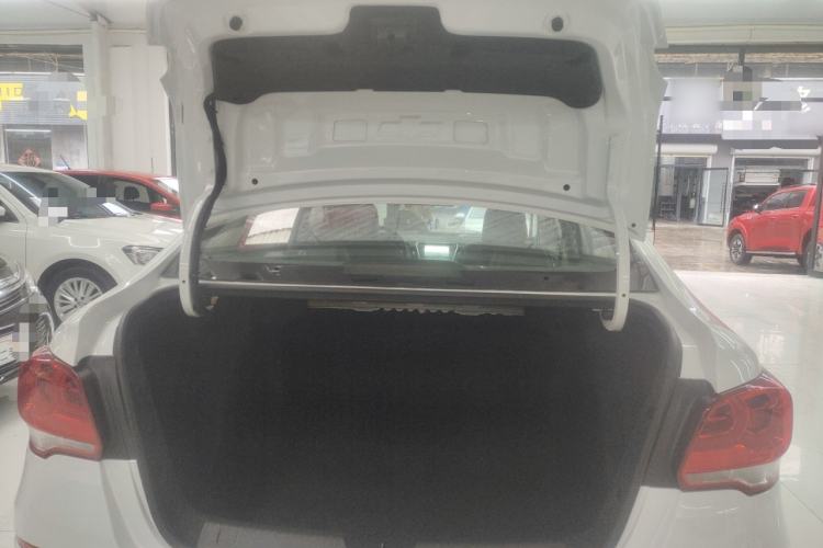Used Chevrolet Cavalier 2019 320 Automatic Xinyue Edition Trunk