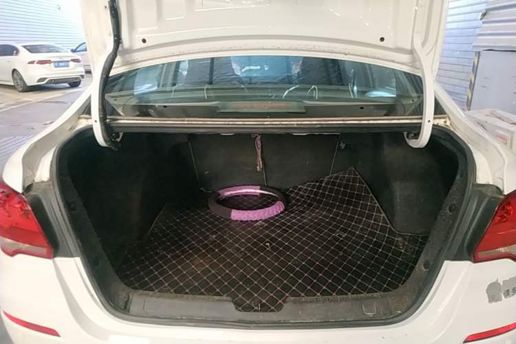Used Chevrolet Cavalier 2019 320 Automatic Enjoyment with Sunroof Trunk