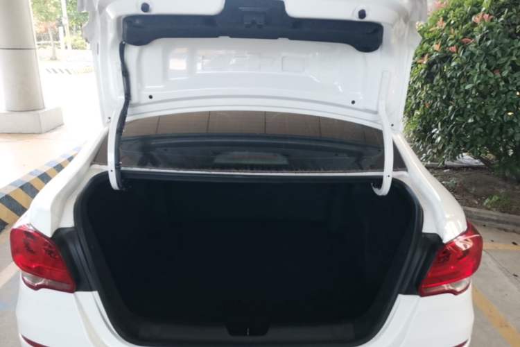 Used Chevrolet Cavalier 2019 320 Automatic Xinyue Edition Trunk