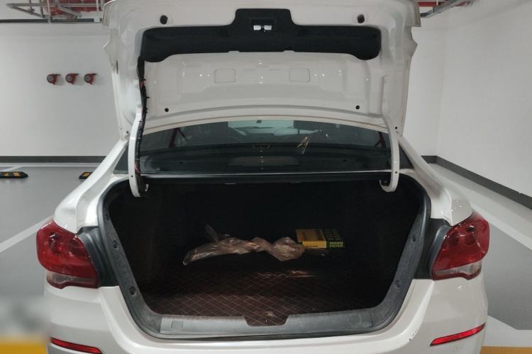 Used Chevrolet Cavalier 2019 320 Automatic Xinyue Edition Trunk