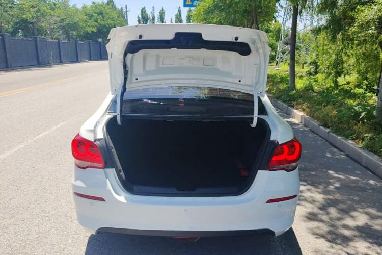 Used Chevrolet Cavalier 2019 320 Automatic Xinyue Edition Trunk