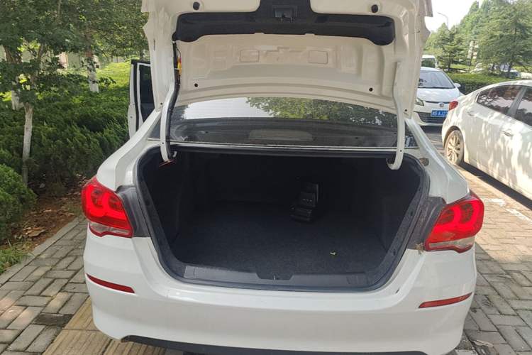 Used Chevrolet Cavalier 2019 320 Automatic Enjoyment with Sunroof Trunk