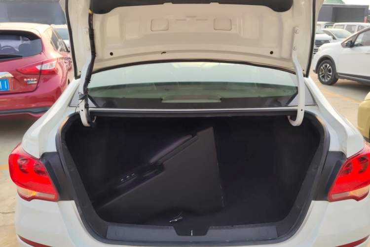 Used Chevrolet Cavalier 2019 320 Automatic Enjoyment with Sunroof Trunk