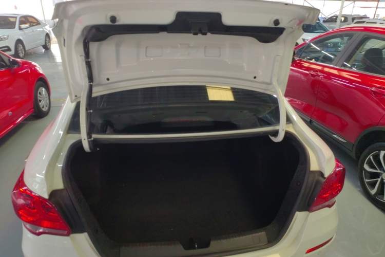 Used Chevrolet Cavalier 2019 320 Automatic Xinyue Edition Trunk
