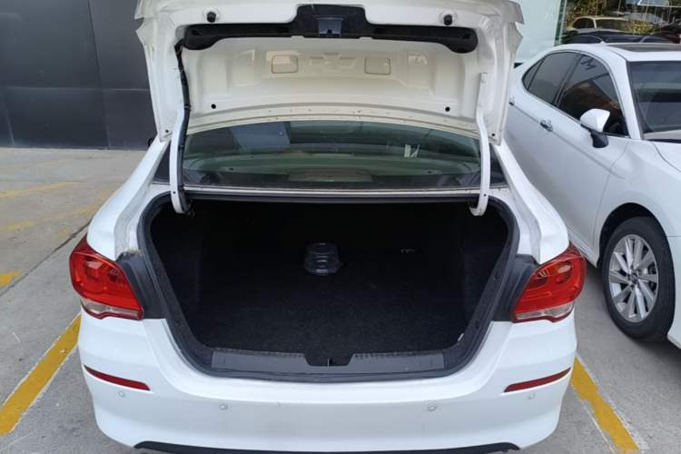 Used Chevrolet Cavalier 2019 320 Automatic Enjoyment Edition Trunk