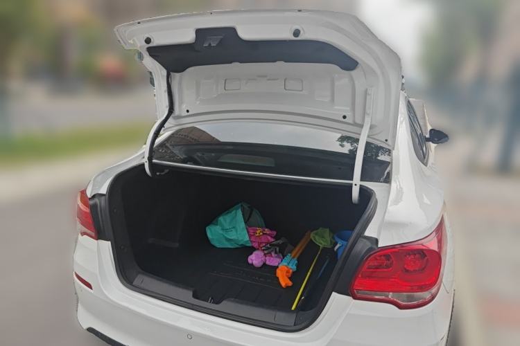 Used Chevrolet Cavalier 2019 320 Automatic Xinyue Edition Trunk