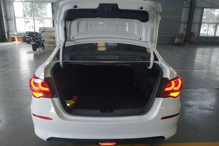 Used Chevrolet Cavalier 2019 320 Automatic Enjoyment with Sunroof Trunk