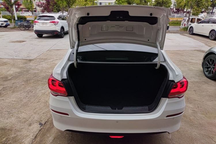 Used Chevrolet Cavalier 2019 320 Automatic Xinyue Edition Trunk