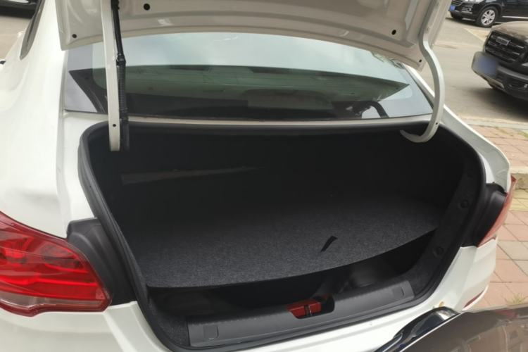Used Chevrolet Cavalier 2019 320 Automatic Xinyue Edition Trunk