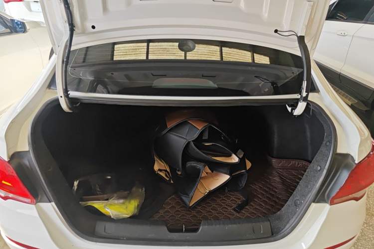 Used Chevrolet Cavalier 2019 320 Automatic Enjoyment with Sunroof Trunk