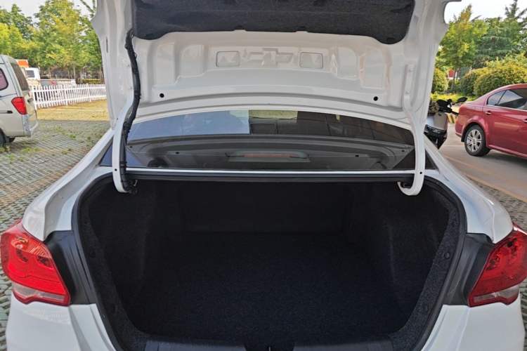 Used Chevrolet Cavalier 2019 320 Automatic Xinyue Edition Trunk