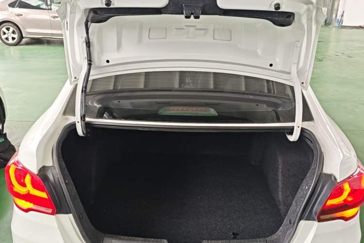Used Chevrolet Cavalier 2019 320 Automatic Enjoyment with Sunroof Trunk