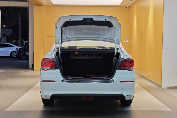 Used Chevrolet Cavalier 2019 320 Automatic Enjoyment with Sunroof Trunk