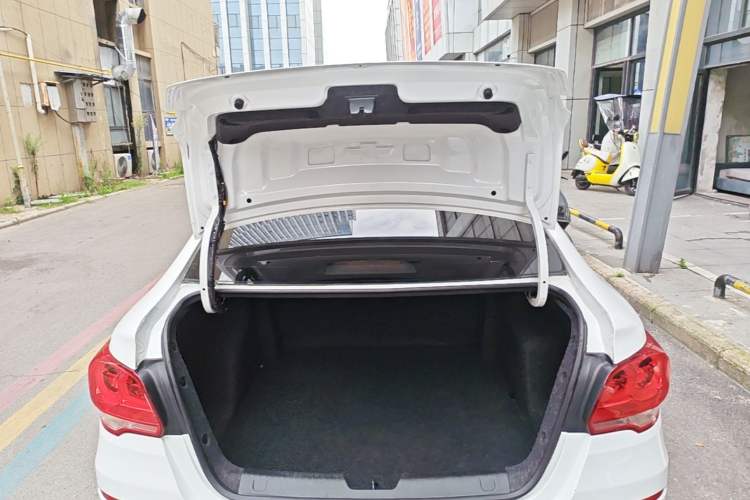 Used Chevrolet Cavalier 2019 320 Automatic Enjoyment with Sunroof Trunk