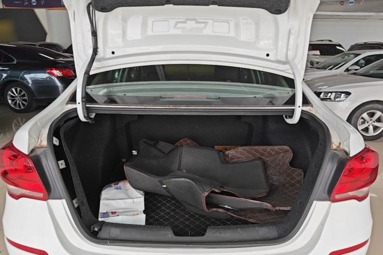 Used Chevrolet Cavalier 2019 320 Manual Xinyue Edition Trunk