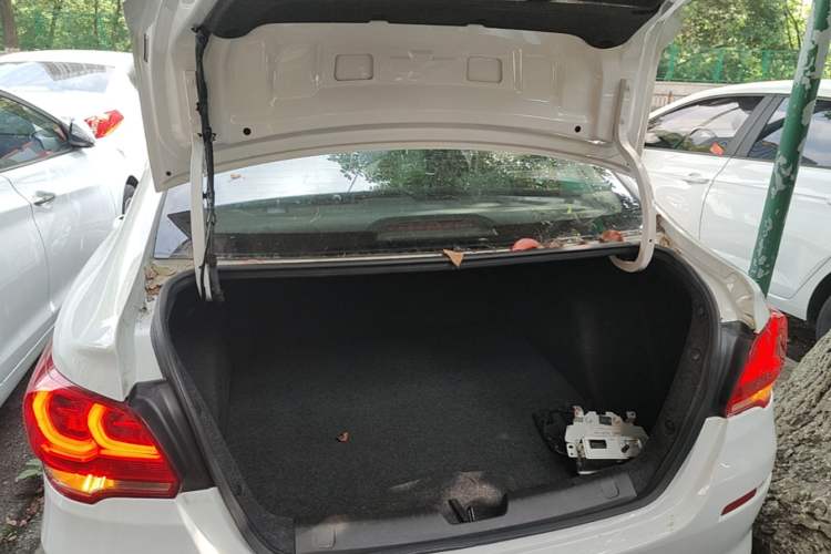 Used Chevrolet Cavalier 2019 320 Automatic Enjoyment with Sunroof Trunk