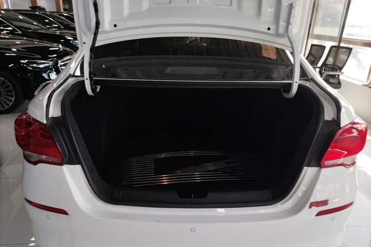 Used Chevrolet Cavalier 2019 320 Automatic Xinyue Edition Trunk