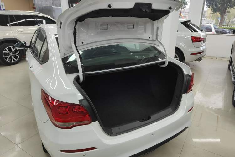Used Chevrolet Cavalier 2019 320 Automatic Xinyue Edition Trunk