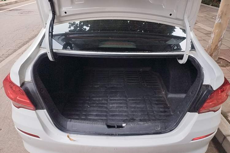 Used Chevrolet Cavalier 2019 320 Automatic Xinyue Edition Trunk