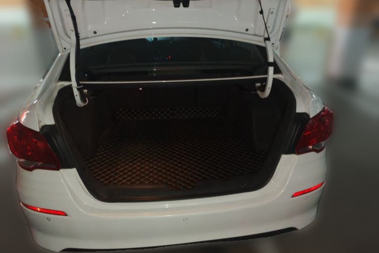 Used Chevrolet Cavalier 2019 320 Automatic Xinyue Edition Trunk