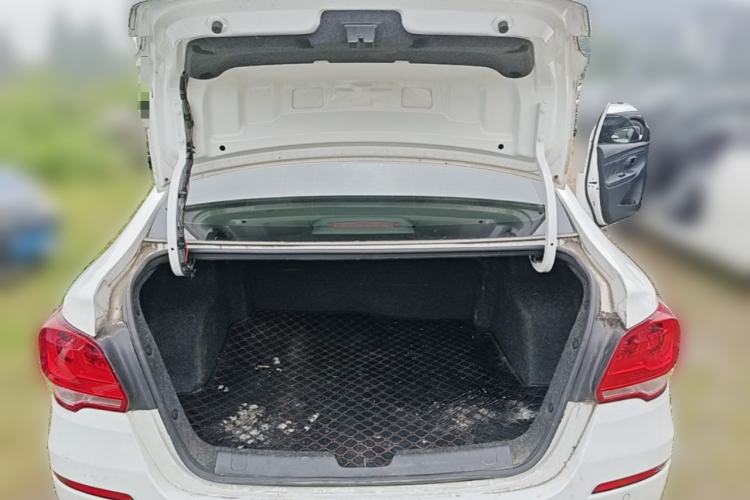 Used Chevrolet Cavalier 2019 320 Manual Xinyue Edition Trunk