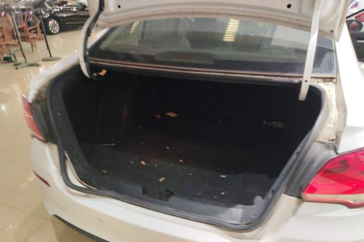 Used Chevrolet Cavalier 2019 320 Automatic Enjoyment with Sunroof Trunk
