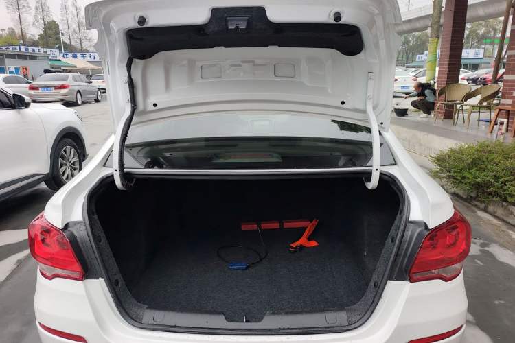 Used Chevrolet Cavalier 2019 320 Automatic Xinyue Edition Trunk