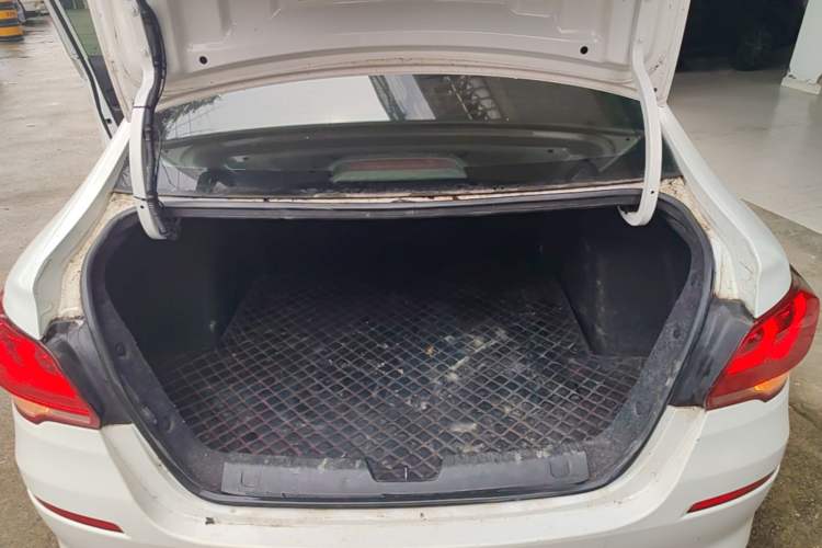 Used Chevrolet Cavalier 2019 320 Automatic Enjoyment with Sunroof Trunk