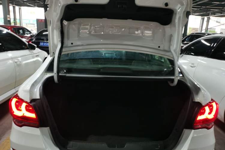 Used Chevrolet Cavalier 2019 320 Automatic Xinyue Edition Trunk