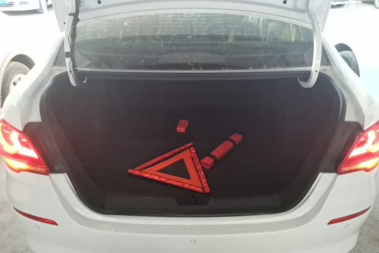 Used Chevrolet Cavalier 2019 320 Manual Xinyue Edition Trunk