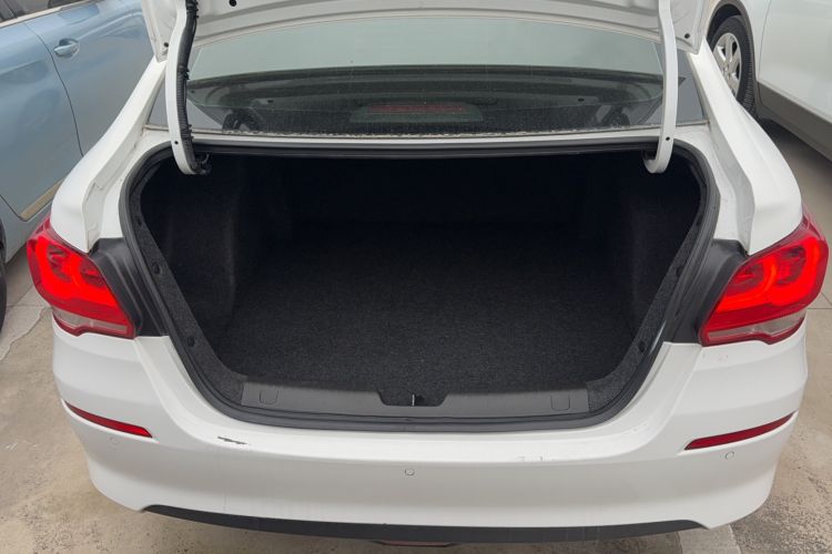 Used Chevrolet Cavalier 2019 320 Automatic Xinyue Edition Trunk