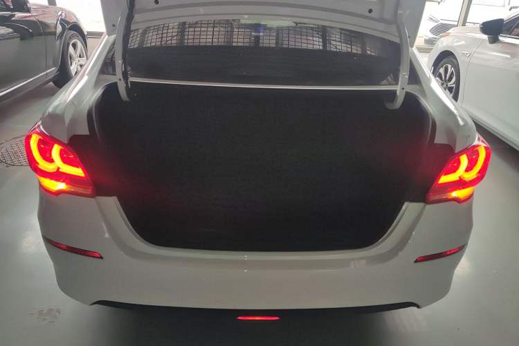 Used Chevrolet Cavalier 2019 320 Automatic Enjoyment with Sunroof Trunk