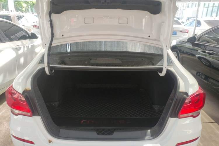 Used Chevrolet Cavalier 2019 320 Automatic Xinyue Edition Trunk