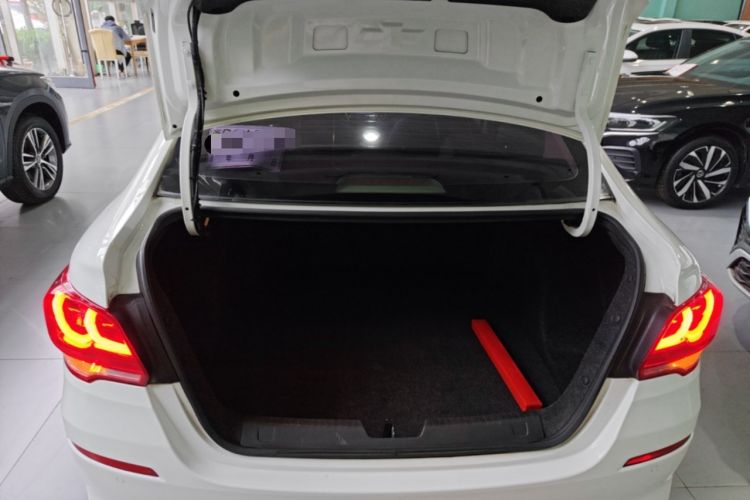 Used Chevrolet Cavalier 2019 320 Manual Xinyue Edition Trunk