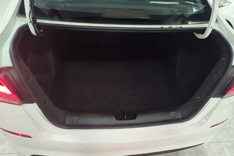 Used Chevrolet Cavalier 2019 320 Automatic Enjoyment with Sunroof Trunk