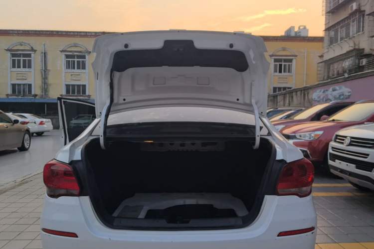 Used Chevrolet Cavalier 2019 320 Automatic Enjoyment with Sunroof Trunk