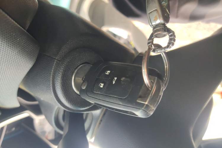Used Chevrolet Cavalier 2019 320 Manual Xinyue Edition Vehicle Key