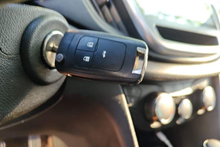 Used Chevrolet Cavalier 2019 320 Automatic Enjoyment with Sunroof Vehicle Key