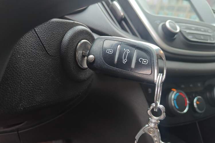 Used Chevrolet Cavalier 2019 320 Manual Xinyue Edition Vehicle Key