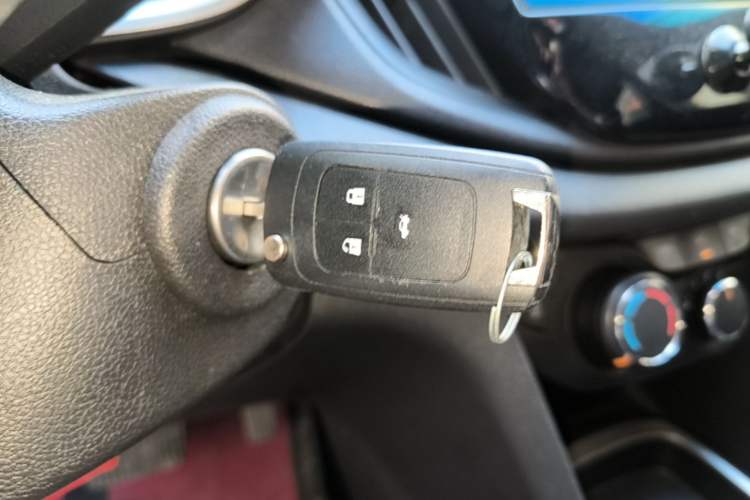 Used Chevrolet Cavalier 2019 320 Automatic Enjoyment with Sunroof Vehicle Key