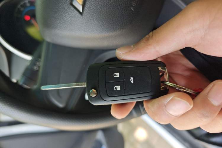 Used Chevrolet Cavalier 2019 320 Automatic Enjoyment with Sunroof Vehicle Key