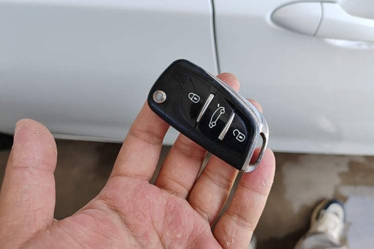 Used Chevrolet Cavalier 2019 320 Automatic Enjoyment with Sunroof Vehicle Key
