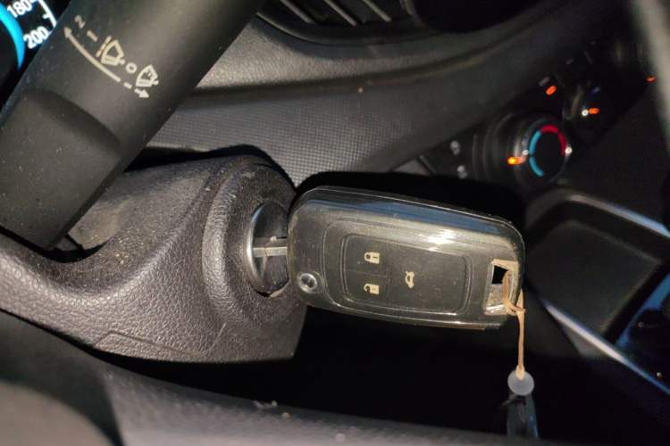 Used Chevrolet Cavalier 2019 320 Automatic Enjoyment with Sunroof Vehicle Key