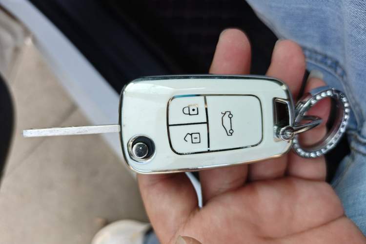 Used Chevrolet Cavalier 2019 320 Automatic Enjoyment with Sunroof Vehicle Key