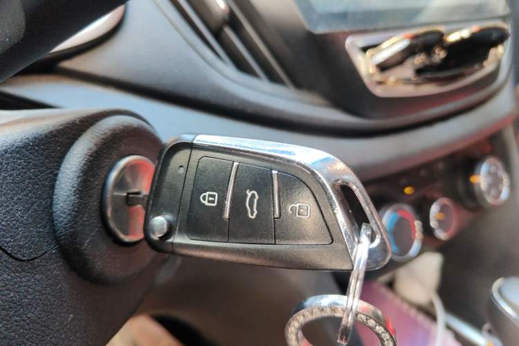 Used Chevrolet Cavalier 2019 320 Automatic Enjoyment with Sunroof Vehicle Key