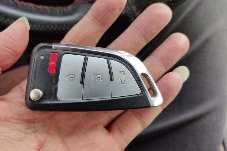 Used Chevrolet Cavalier 2019 320 Automatic Enjoyment with Sunroof Vehicle Key