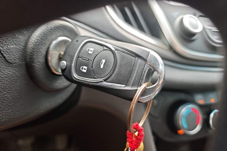Used Chevrolet Cavalier 2019 320 Manual Xinyue Edition Vehicle Key