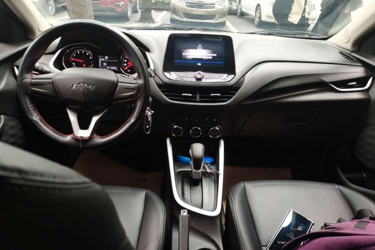 Used Chevrolet Cavalier 2020 Redline 325T Automatic Xinshang Edition China VI Standard Center Console