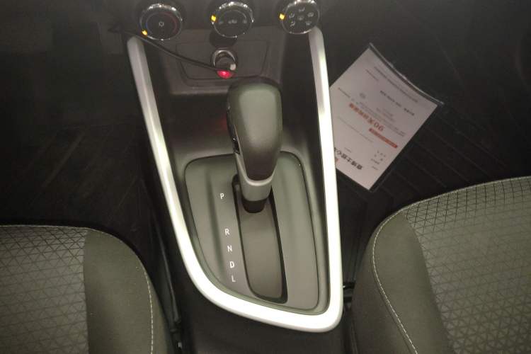Used Chevrolet Cavalier 2020 325T Automatic Enjoyment Edition Gear Lever
